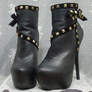 Stiletto boots